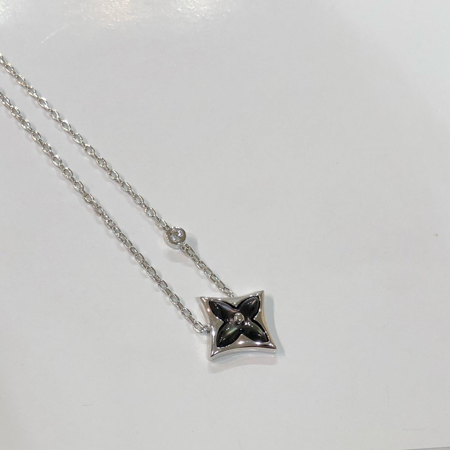 [AuraEcho]STAR BLACK MOP NECKLACE