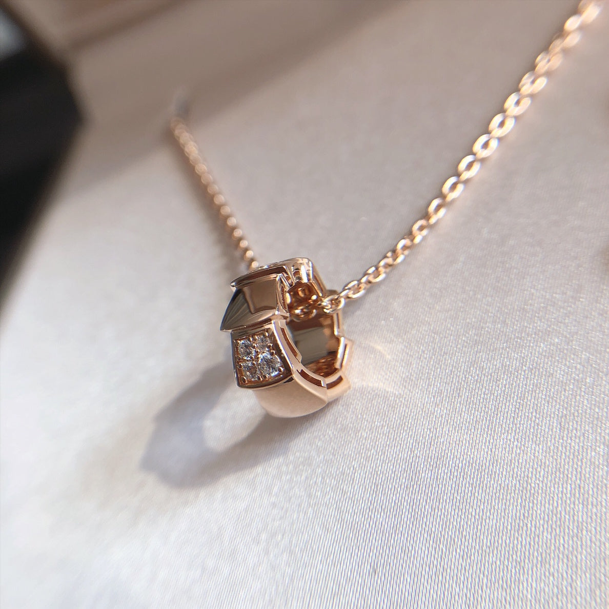 [AuraEcho]SERPENTI PEDANT DIAMOND PINK GOLD NECKLACE