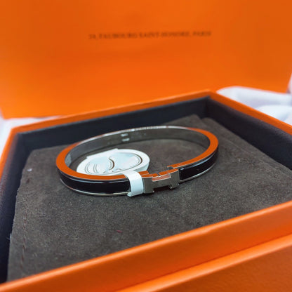 [AuraEcho]CLASSIC HM CLIC BLACK 8MM ENAMEL BRACELET